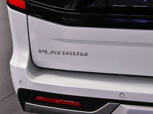 Used 2025 Ford Expedition Max Platinum image 11