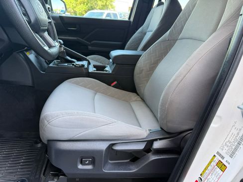 Used 2024 Toyota Tacoma SR5 AWD/4WD image 4