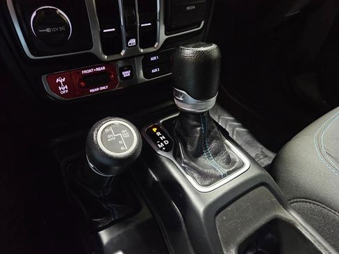 Used 2022 Jeep Wrangler Unlimited Rubicon 4xe image 30