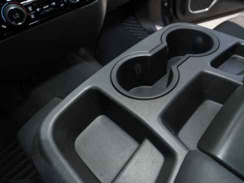 Used 2022 Chevrolet Silverado 1500 LT AWD/4WD image 31
