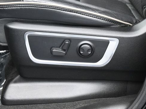 Used 2023 RAM 1500 Laramie RWD image 12