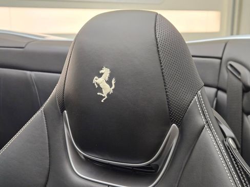 Used 2022 Ferrari Portofino M RWD image 34