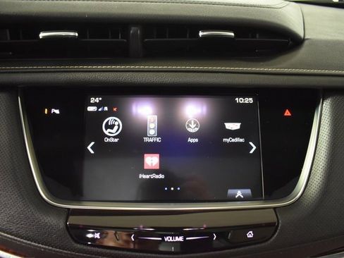 Used 2018 Cadillac XT5 Luxury w/ Driver Awareness Package image 22