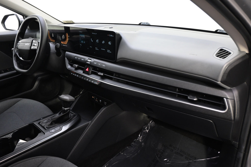 Used 2025 Kia K4 FWD image 15