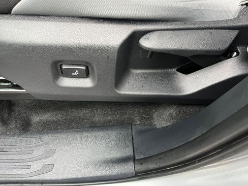 Used 2025 Toyota Tacoma TRD Off-Road image 23