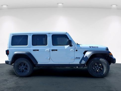 Used 2023 Jeep Wrangler Unlimited w/ Sun & Screen Package AWD/4WD image 11