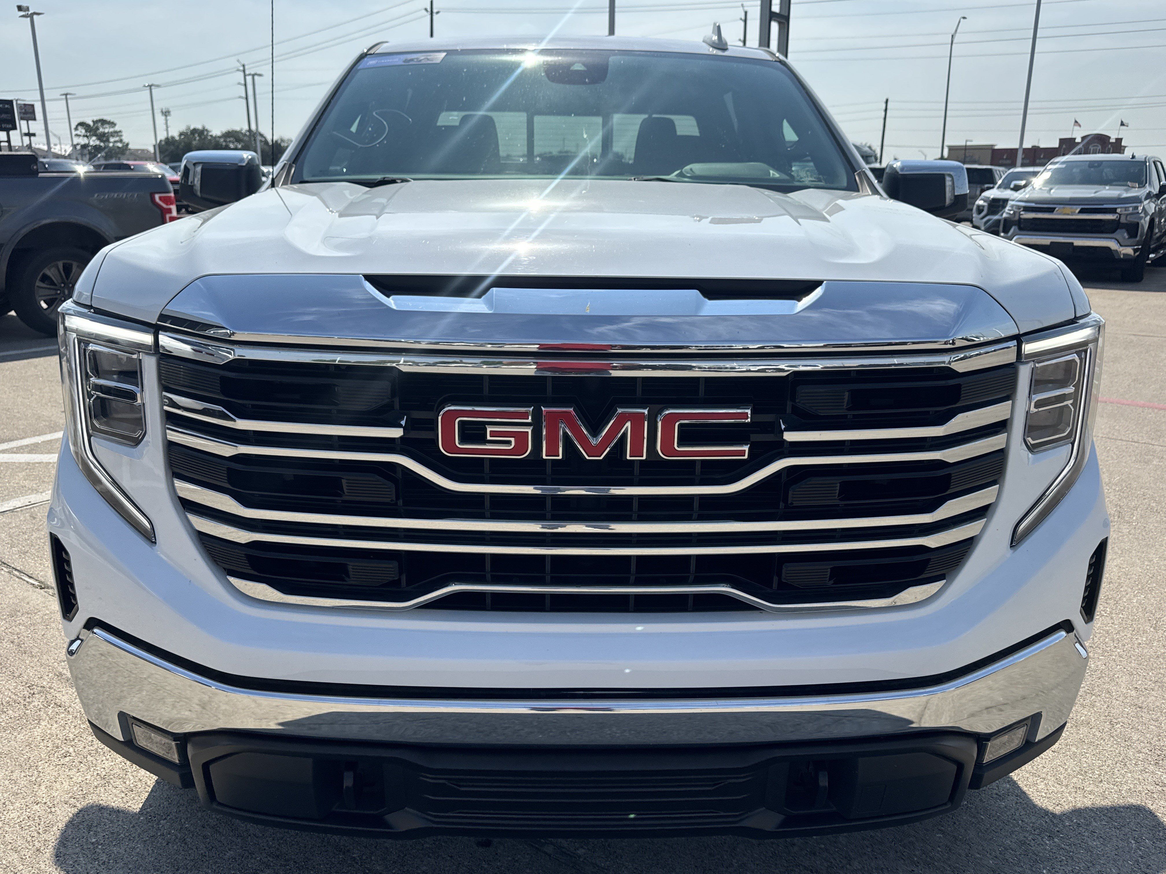 Used 2023 GMC Sierra 1500 SLT w/ SLT Premium Package AWD/4WD image 16
