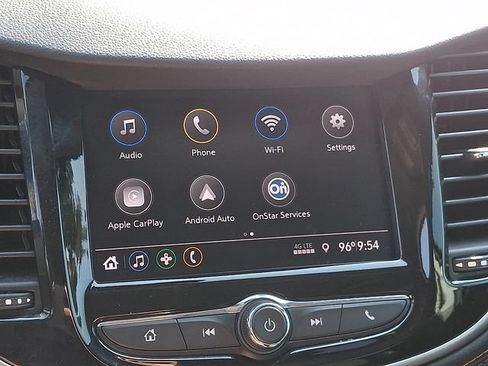 Used 2020 Chevrolet Trax LT w/ LT Convenience Package FWD image 20