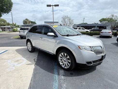 Used 2014 Lincoln MKX FWD w/ Equipment Group 102A image 2