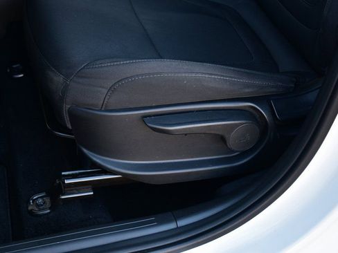 Used 2024 Hyundai Tucson SE image 16