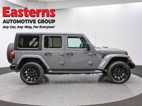 Used 2022 Jeep Wrangler Unlimited Sahara w/ Cold Weather Group AWD/4WD image 4