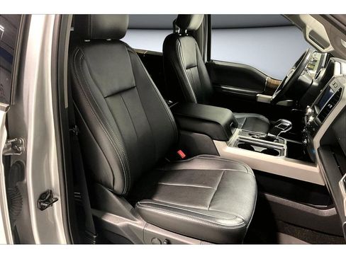 Used 2019 Ford F150 Lariat w/ Trailer Tow Package image 9