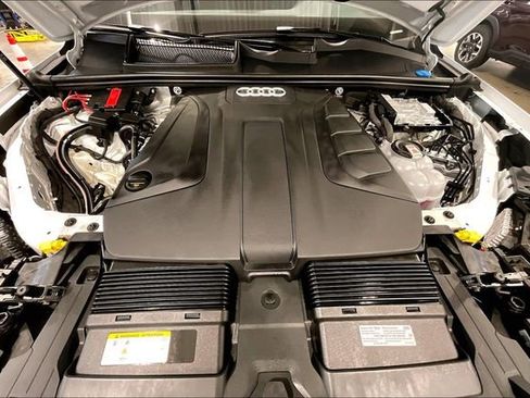 Certified 2025 Audi Q7 2.0T Premium Plus AWD/4WD image 10