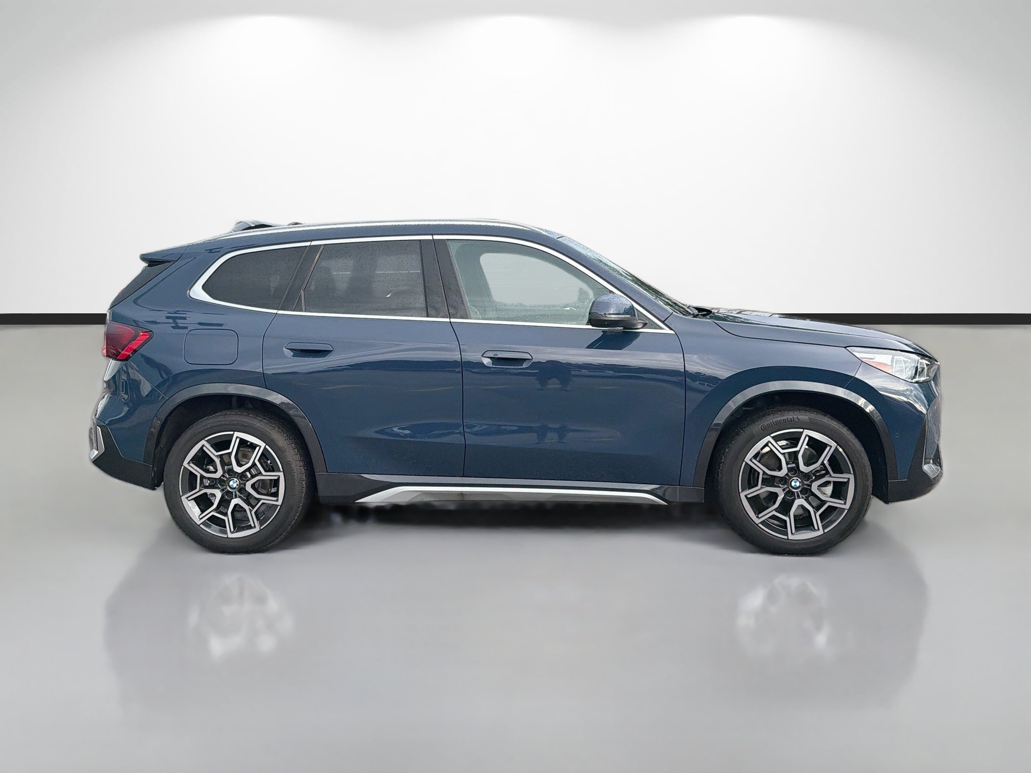 Used 2026 BMW X1 xDrive28i AWD/4WD image 2