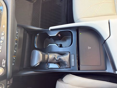 Used 2024 Lexus ES 350 Ultra Luxury w/ Accessory Package (Z1) image 22