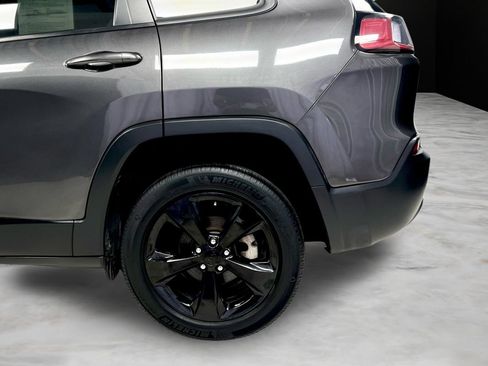 Used 2020 Jeep Cherokee Latitude Plus FWD image 37