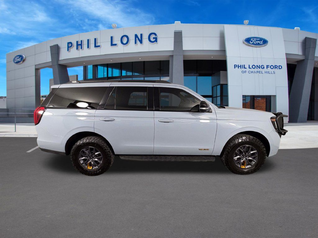 Used 2025 Ford Expedition Tremor AWD/4WD image 6