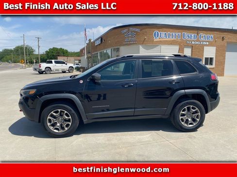 Used 2020 Jeep Cherokee Trailhawk w/ Cold Weather Group AWD/4WD image 1