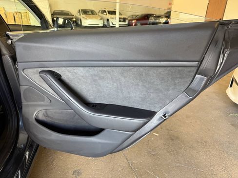 Used 2018 Tesla Model 3 Long Range RWD image 24