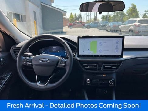 Used 2023 Ford Escape Active w/ Tech Pack #2 AWD/4WD image 9