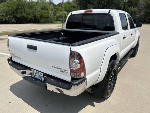 Used 2015 Toyota Tacoma PreRunner w/ SR5 Package RWD image 6