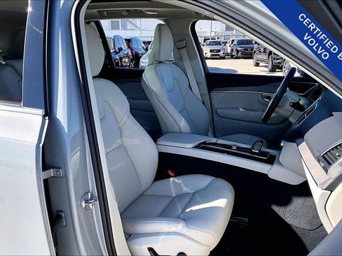 Certified 2025 Volvo XC90 B6 Core image 10