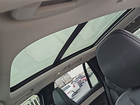 Used 2025 Volvo XC90 T8 Ultra w/ Protection Package Premier image 10