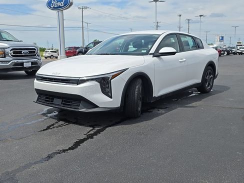 Used 2025 Kia K4 FWD image 46