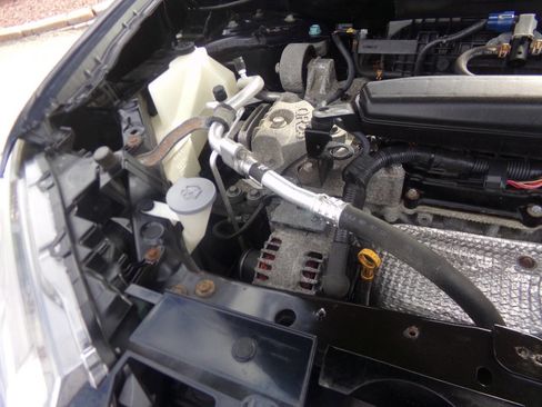 Used 2018 Nissan Rogue SV w/ Premium Package image 39