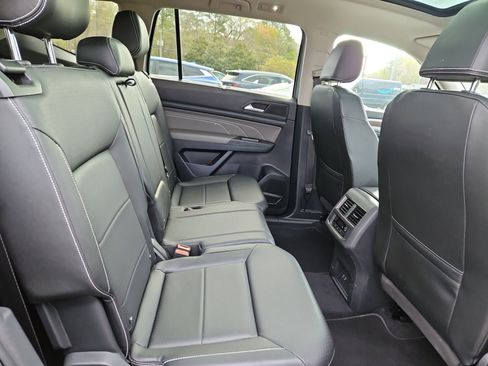 Used 2023 Volkswagen Atlas SEL AWD/4WD image 17