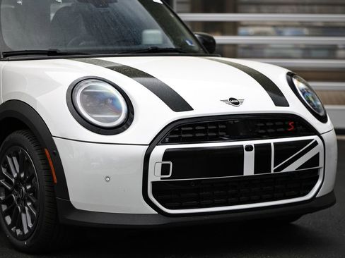 New 2026 MINI Cooper S image 2