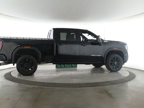 Used 2024 GMC Sierra 2500 AT4 w/ AT4 Premium Plus Package AWD/4WD image 6