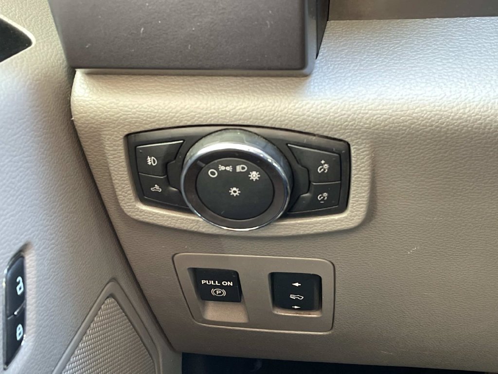 Used 2018 Ford F150 XLT w/ Equipment Group 302A Luxury AWD/4WD image 19