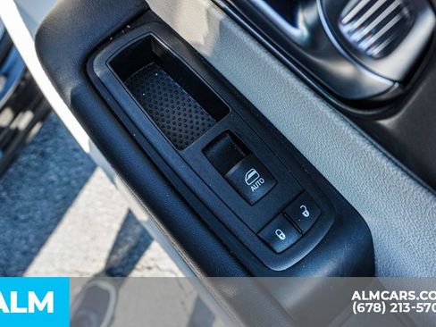 Used 2023 Chrysler Pacifica Touring-L FWD image 58