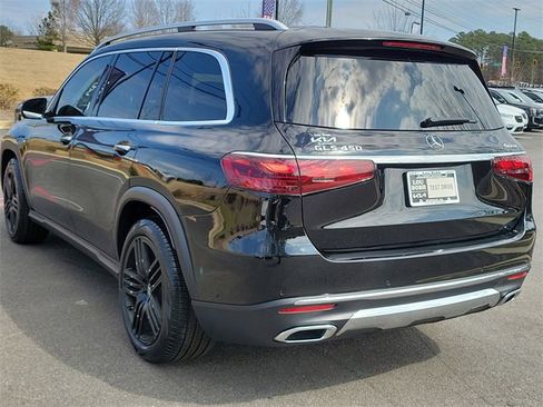 Used 2024 Mercedes-Benz GLS 450 4MATIC image 6