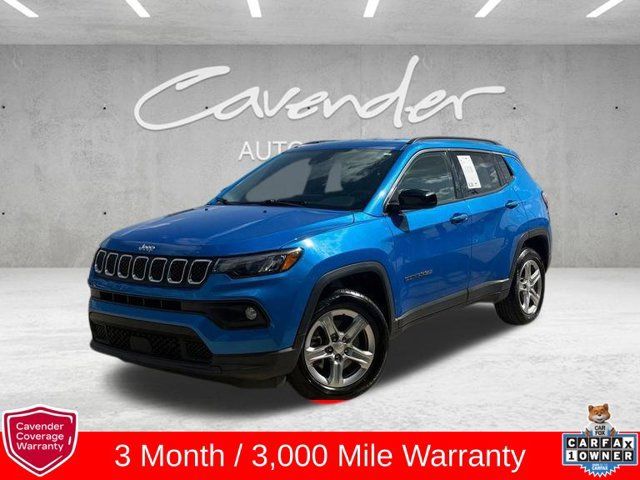 Used 2024 Jeep Compass Latitude AWD/4WD image 1