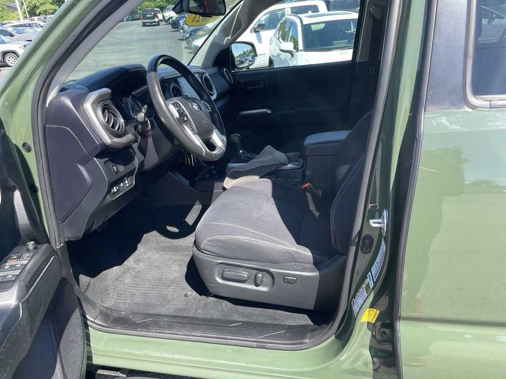 Used 2021 Toyota Tacoma SR5 w/ Trail Edition AWD/4WD image 18