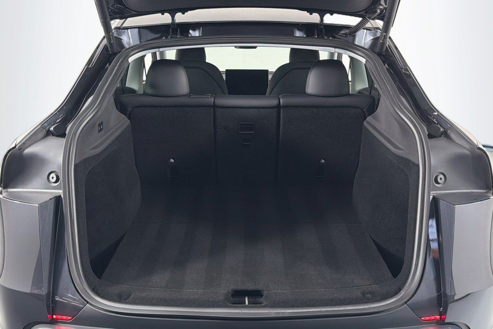 Used 2026 Tesla Model Y 2WD image 21