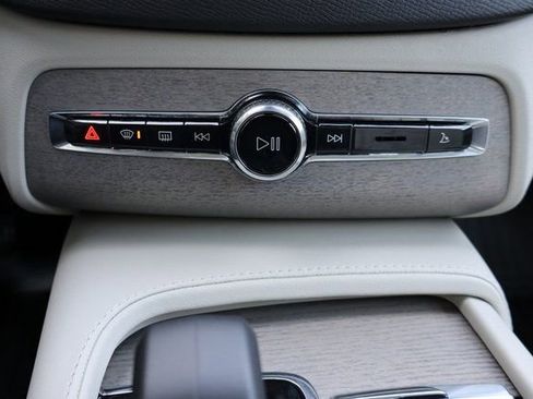 Used 2025 Volvo XC90 B6 Plus w/ Protection Package Premier image 27