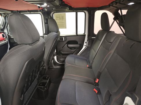 Used 2021 Jeep Wrangler Unlimited Rubicon w/ Cold Weather Group image 11