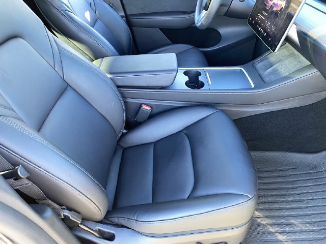 Used 2025 Tesla Model Y Long Range RWD image 13