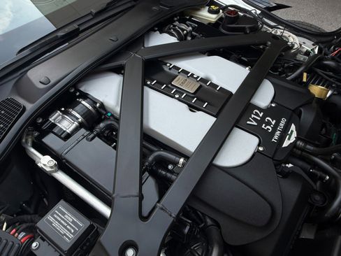 Used 2019 Aston Martin DBS Superleggera image 64