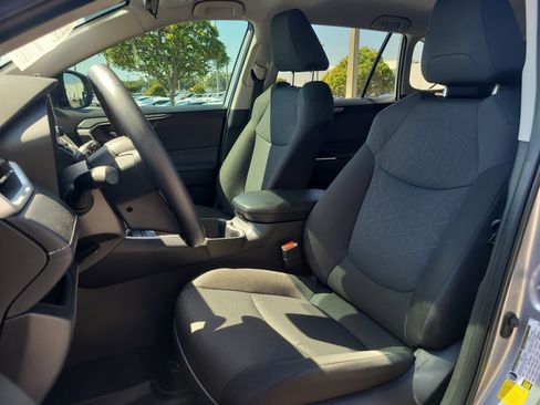 Certified 2025 Toyota RAV4 XLE FWD image 19