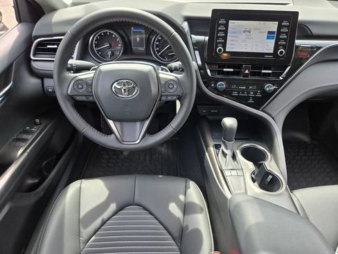 Used 2023 Toyota Camry SE FWD image 18