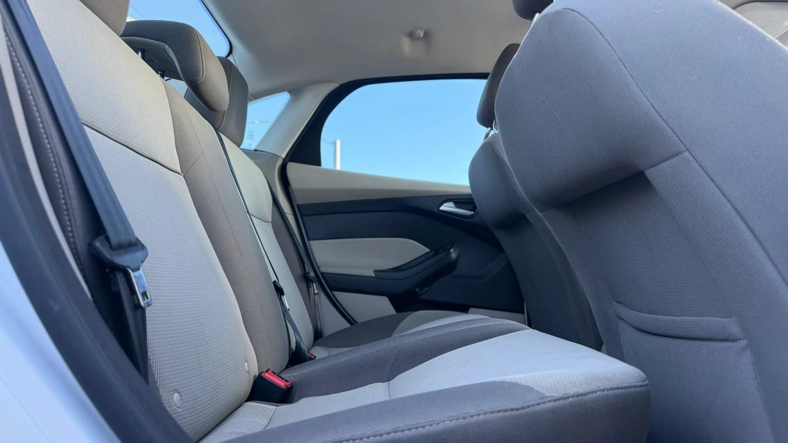 Used 2012 Ford Focus SE FWD image 14