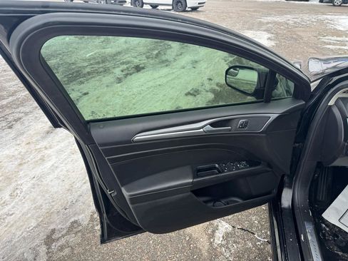 Used 2016 Ford Fusion Titanium AWD/4WD image 14