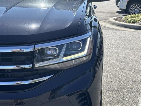 Used 2023 Volkswagen Atlas Cross Sport SE w/ Panoramic Sunroof Package FWD image 10