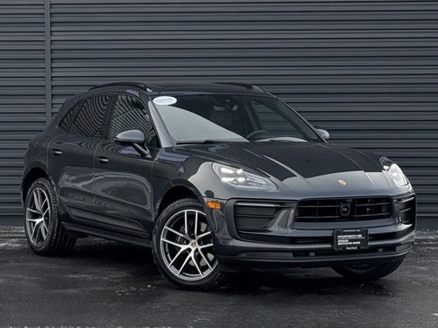 Certified 2023 Porsche Macan image 9