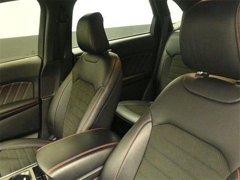 Used 2022 Ford Edge ST-Line image 15