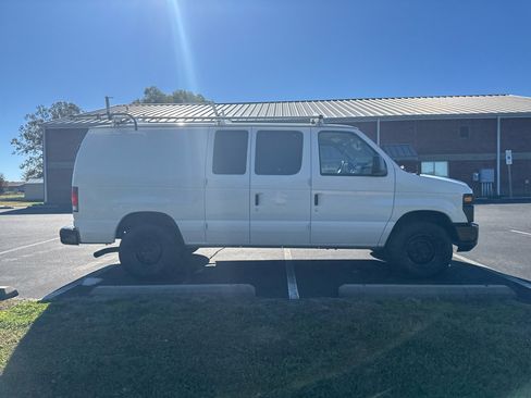 Used 2013 Ford E-250 and Econoline 250 E-250 w/ PWR Group image 4